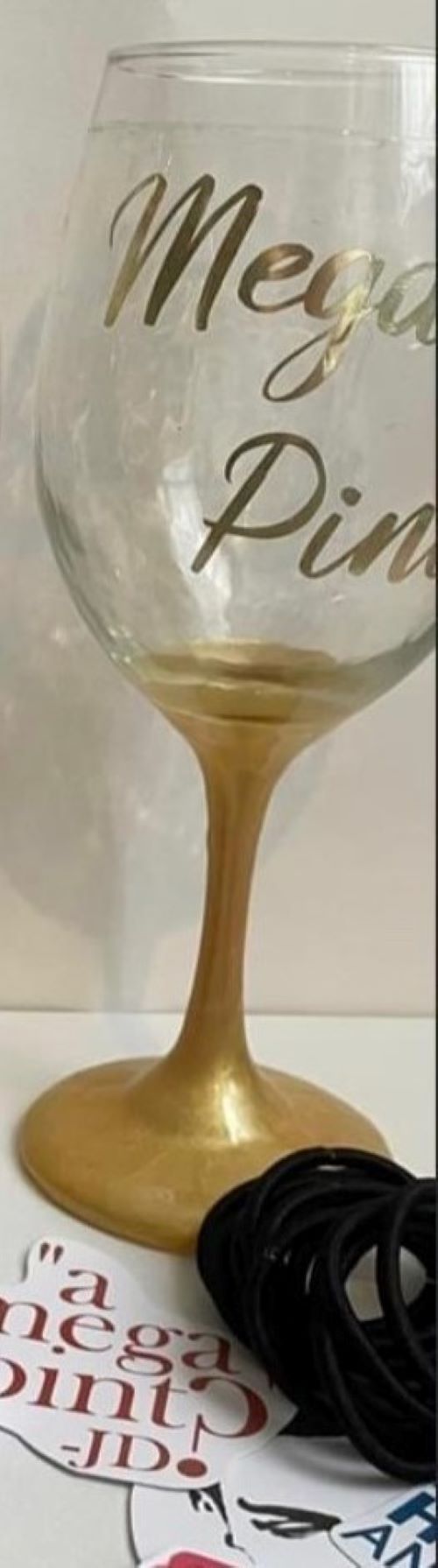 Custom 20oz. 'Mega Pint' Wine Glass- Gold Script font